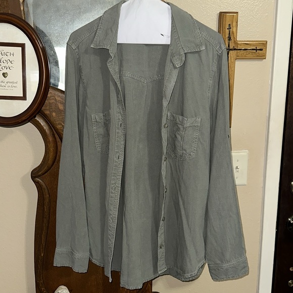Cloth & Stone Tops - Cloth & Stone Size Large Olive Green Long Sleeve Button Up Shirt Top Tencel